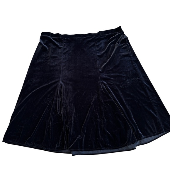 Studio 1940 Dresses & Skirts - Studio 1940 Black Velour Velvet Stretchy Skirt Plus Size 30 / 32 W Midi Flare